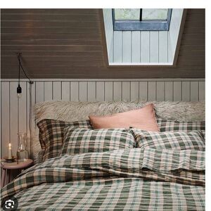 Piglet in bed linen king duvet cover in fern plaid.